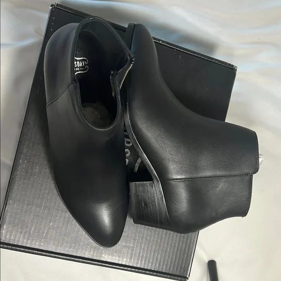 Thursday boot company Ankle women’s black leather Boots  Sleek Design - Picture 6 of 16